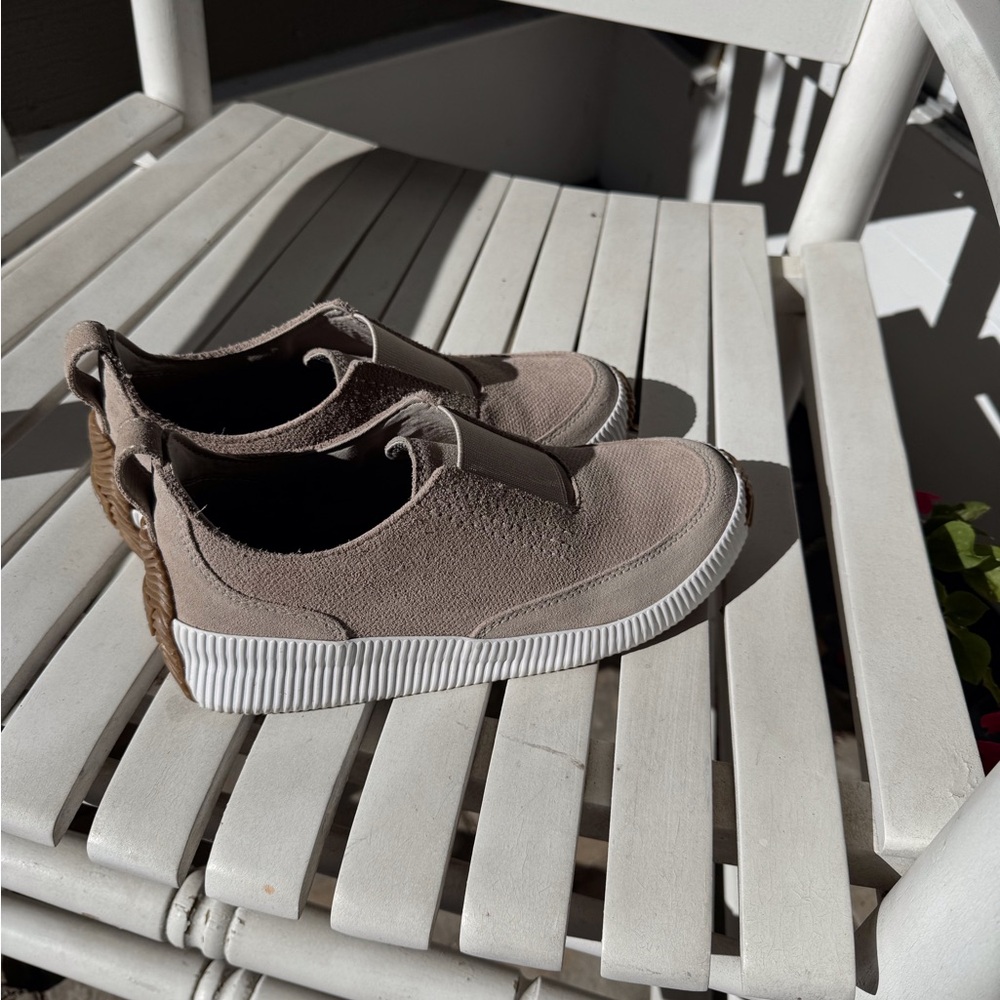 Sorel Women’s Platform Khaki Slip-On Sneakers, size 6.5